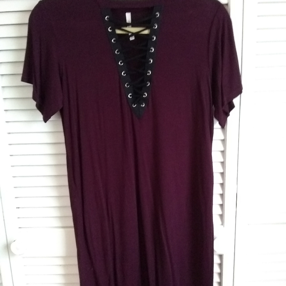 Active USA wine colored fitted tunic top